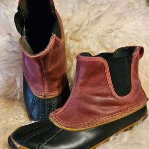 Sorel Women's Pull- On Ankle Boots in Cranberry and Navy 9.5 Women's